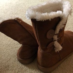 Size 8 boots brown